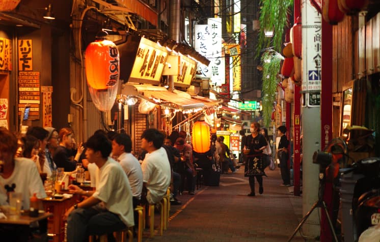 工芸、茶道、そして四季折々の祭り